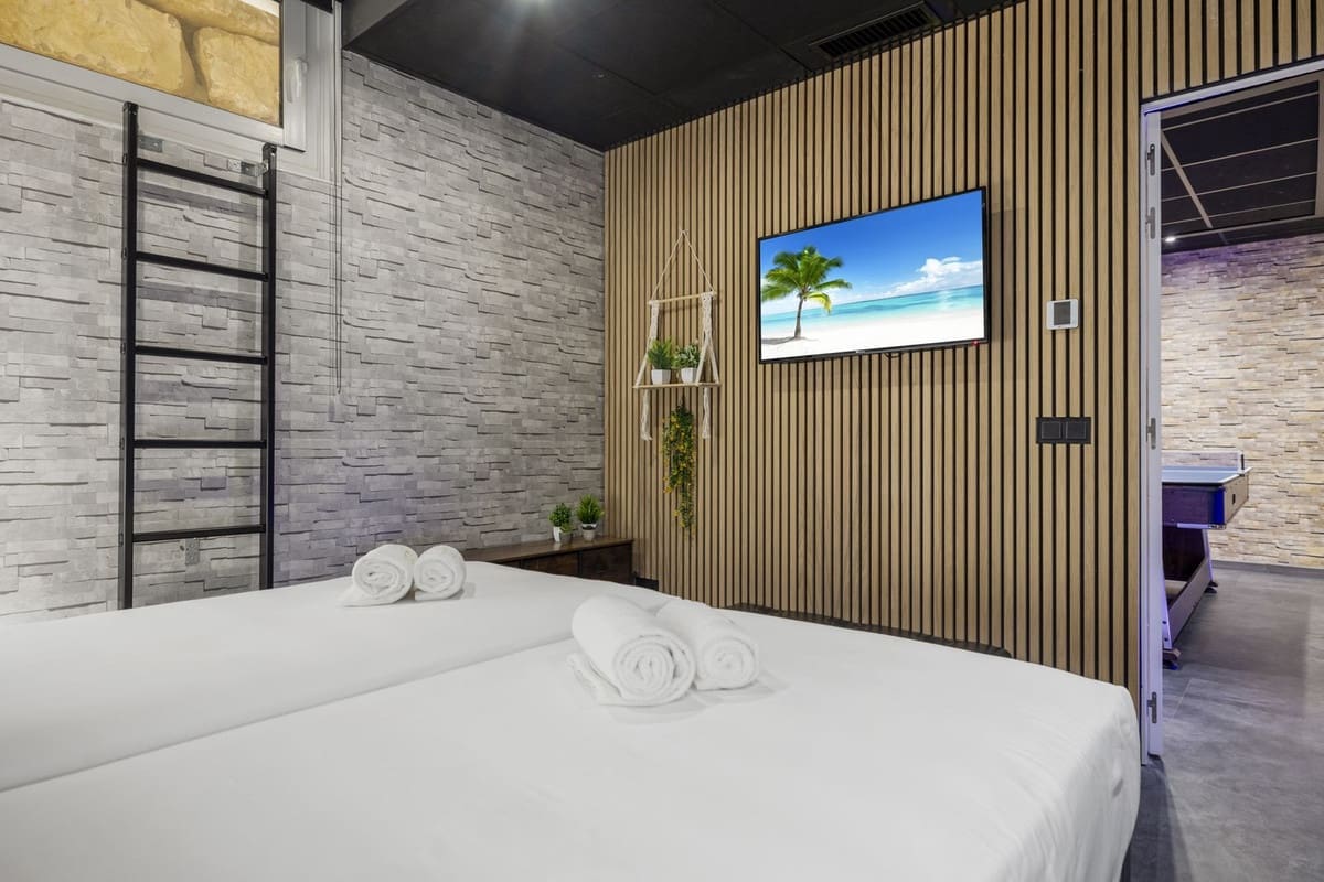 Chalet de 4 habitaciones en Mijas en venta - 1.800.000 € (Ref: 9557446)