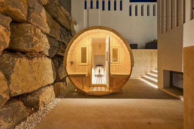 Chalet de 4 habitaciones en Mijas pueblo, Mijas en venta - 1.800.000 € (Ref: 9557446)