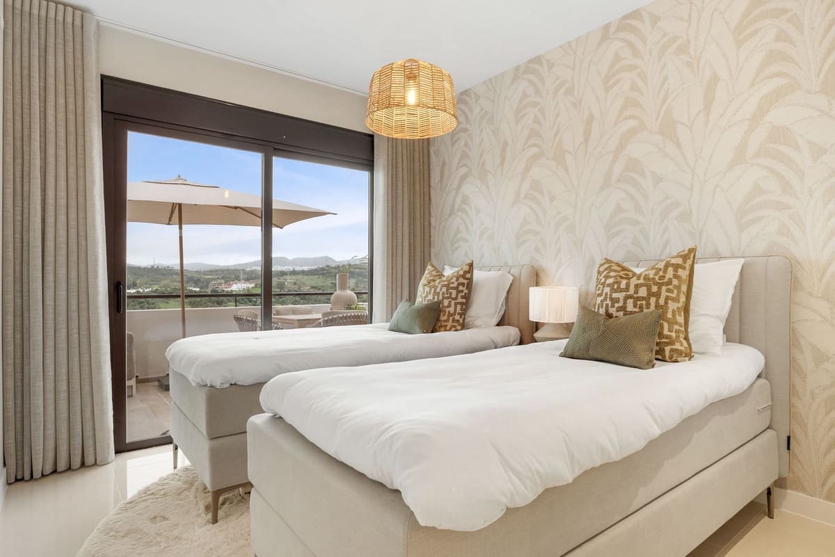 2 soverom Leilighet til salgs i Estepona med garasje - € 330 000 (Ref: 9557447)