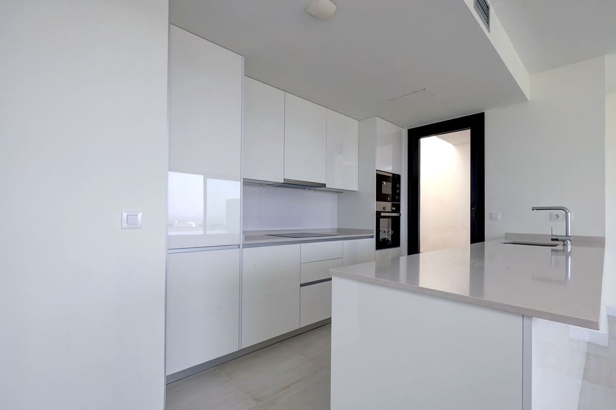 3 quarto Penthouse para venda em Estepona - 700 000 € (Ref: 9557448)