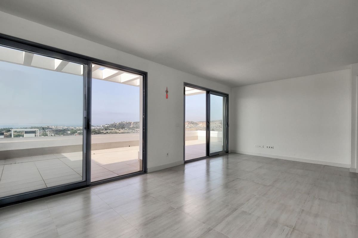 3 quarto Penthouse para venda em Estepona - 700 000 € (Ref: 9557448)