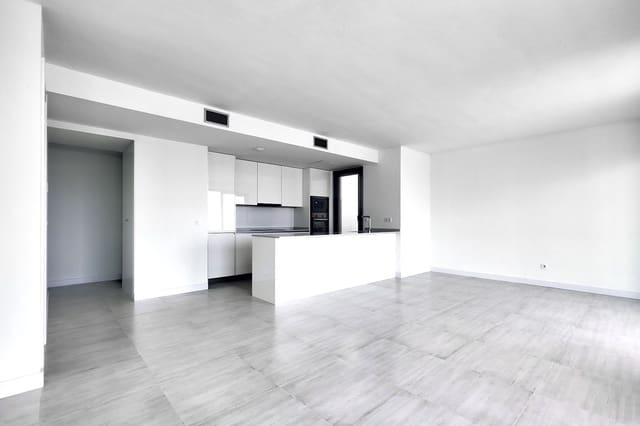 3 quarto Penthouse para venda em Parque Central, Estepona - 700 000 € (Ref: 9557448)