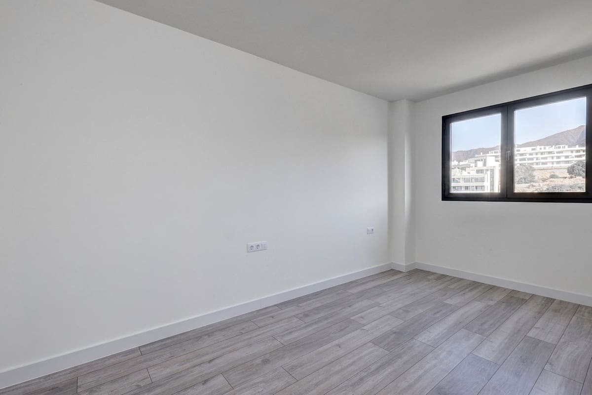 3 quarto Penthouse para venda em Estepona - 700 000 € (Ref: 9557448)