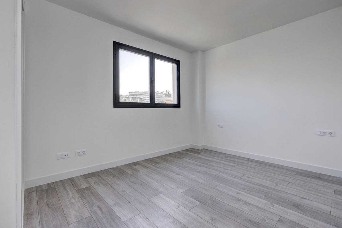 3 quarto Penthouse para venda em Estepona - 700 000 € (Ref: 9557448)