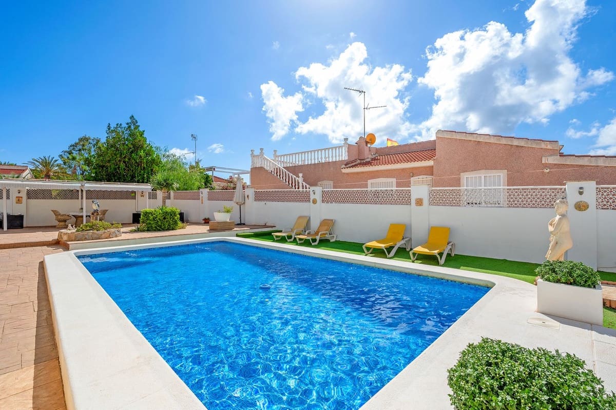7 bedroom Villa for sale in Rojales - € 699,000 (Ref: 9557450)