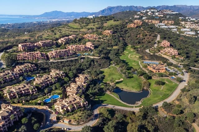 3 bedroom Penthouse for sale in La Mairena, Ojen with garage - € 595,000 (Ref: 9557454)