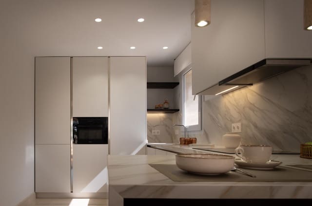 3 slaapkamer Penthouse te koop in Puerto Banus, Marbella - € 1.795.000 (Ref: 9564143)