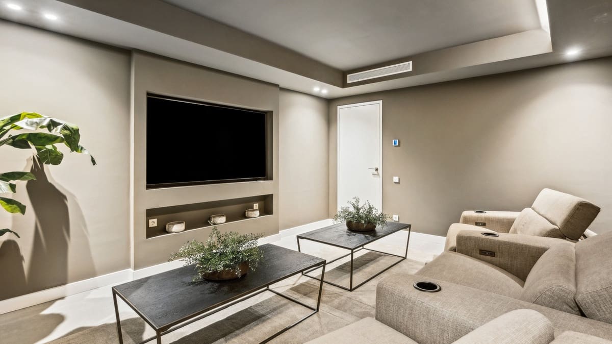 5 soverom Villa til salgs i Nueva Andalucia - € 4 695 000 (Ref: 9564144)