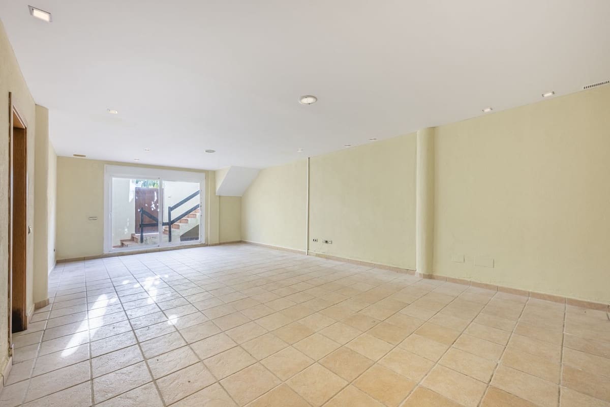 2 chambre Appartement à vendre à Estepona avec garage - 325 000 € (Ref: 9567838)