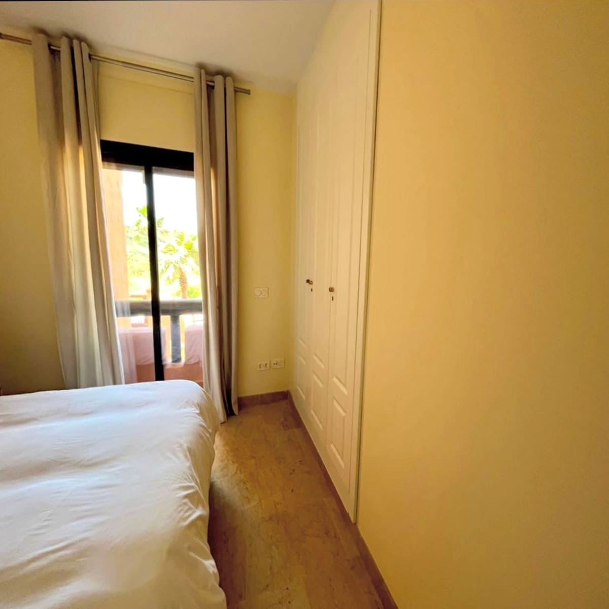 2 chambre Appartement à vendre à La Duquesa / Puerto de la Duquesa avec garage - 319 000 € (Ref: 9570306)