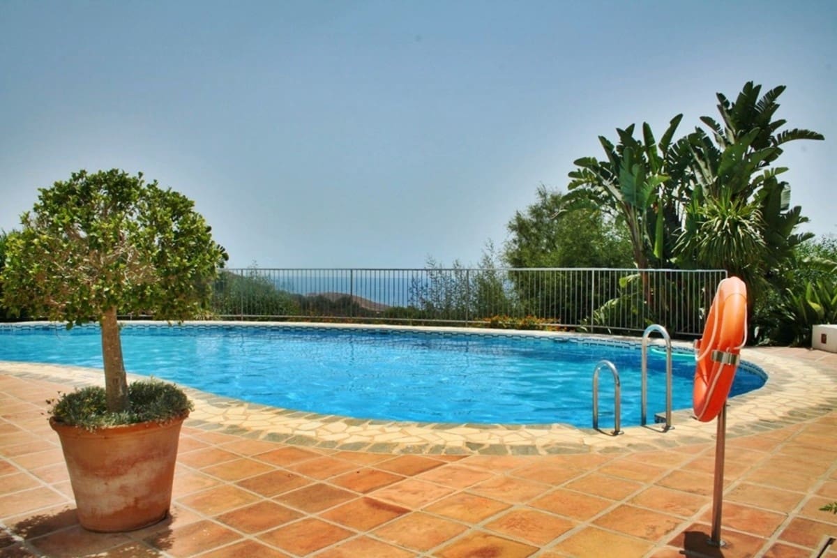 3 bedroom Apartment for sale in La Mairena - € 419,000 (Ref: 9570307)