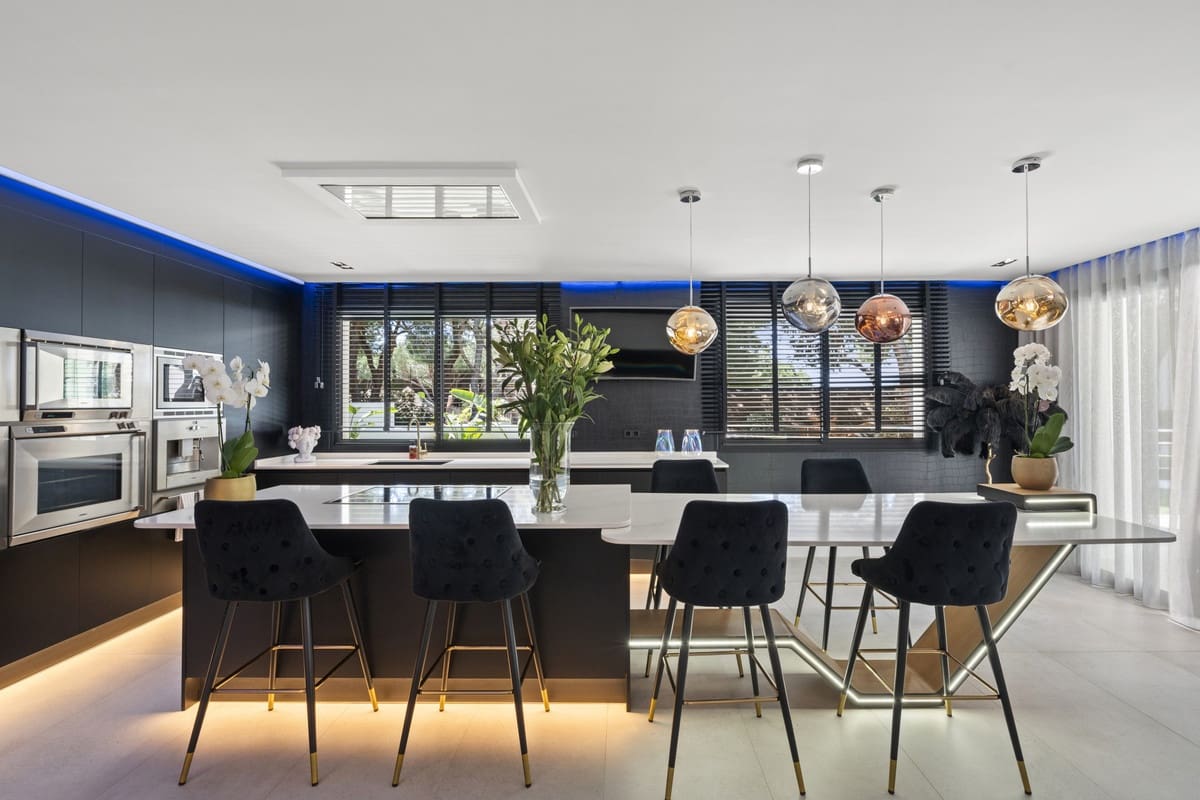 6 soverom Villa til salgs i Las Chapas - € 5 998 000 (Ref: 9570308)