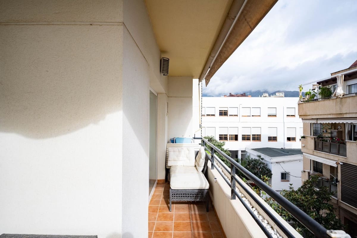 4 Zimmer Apartment zu verkaufen in Marbella mit Garage - 799.000 € (Ref: 9573662)