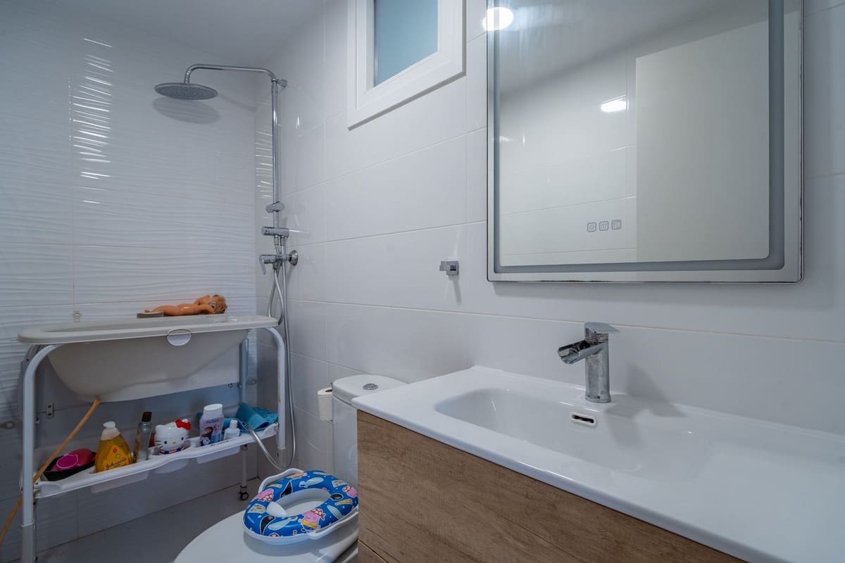 2 soverom Villa til salgs i Malaga by - € 795 000 (Ref: 9573663)