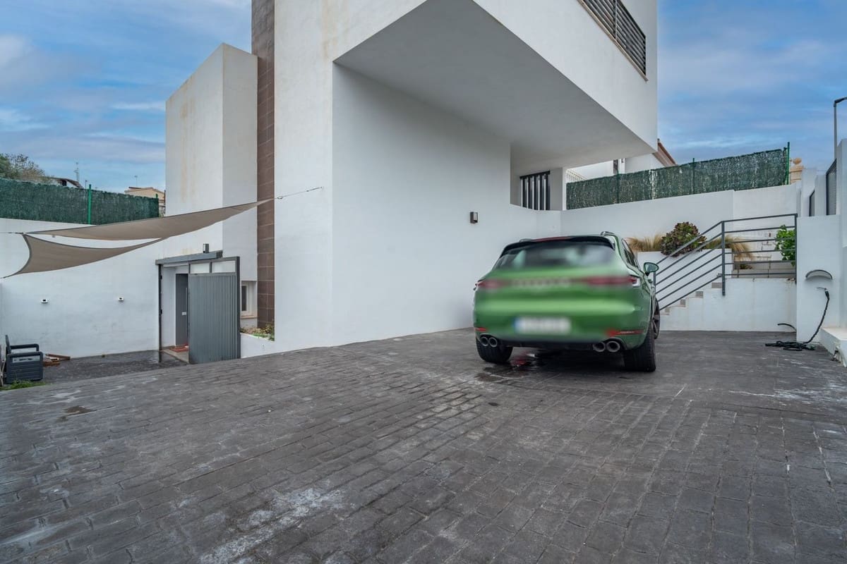 2 soverom Villa til salgs i Malaga by - € 795 000 (Ref: 9573663)