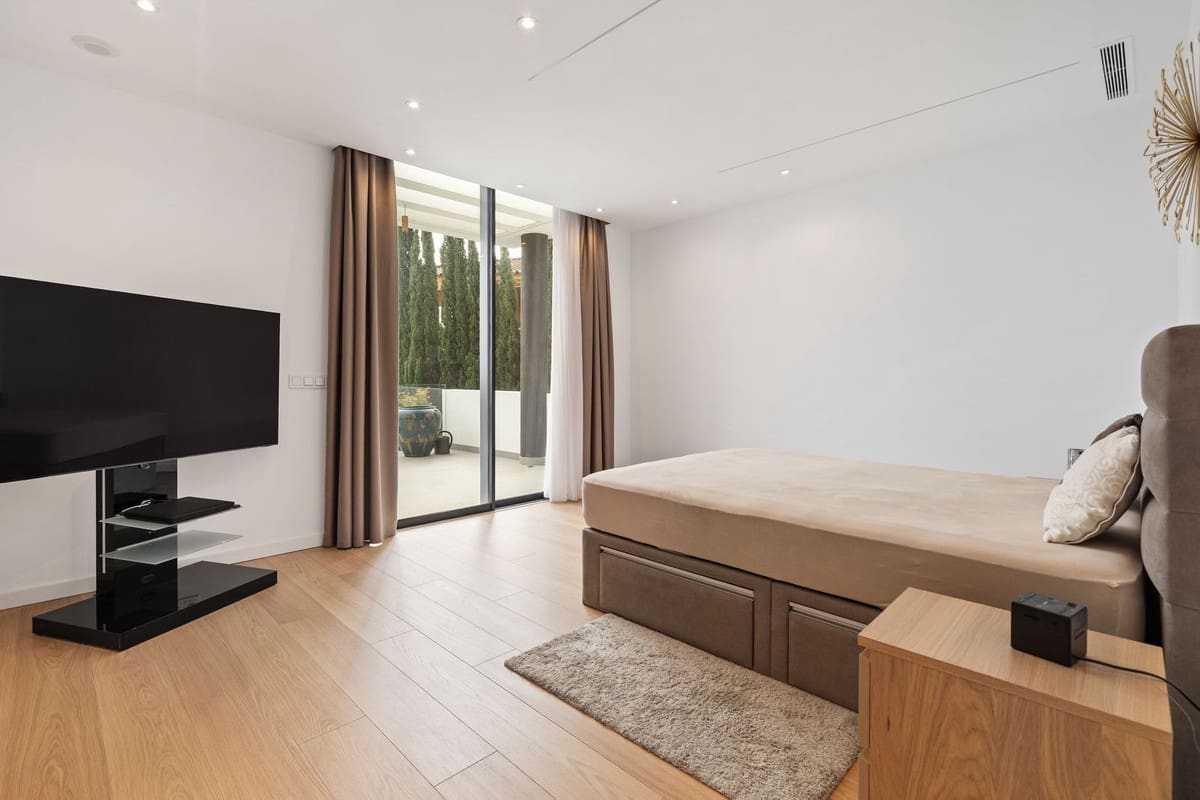 Chalet de 5 habitaciones en Estepona en venta con garaje - 4.150.000 € (Ref: 9575427)