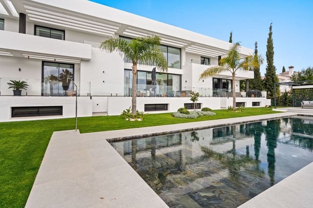 Chalet de 5 habitaciones en Parque Central, Estepona en venta con garaje - 4.150.000 € (Ref: 9575427)