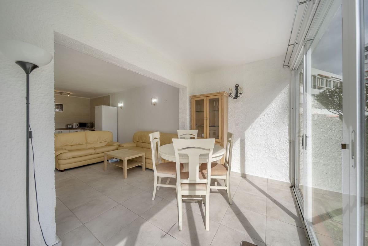 1 sovrum Lägenhet till salu i Benalmadena med garage - 255 000 € (Ref: 9585225)