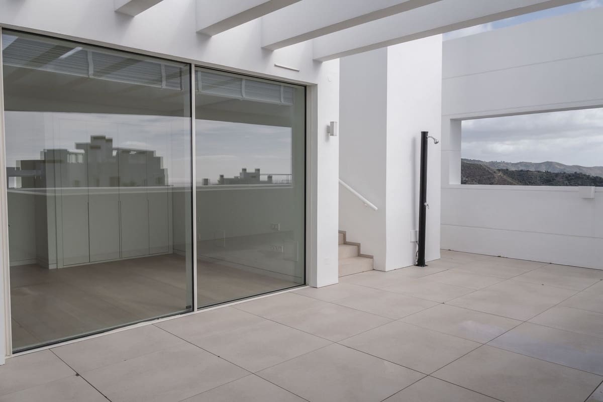 3 bedroom Penthouse for sale in Ojen with garage - € 1,890,000 (Ref: 9590471)