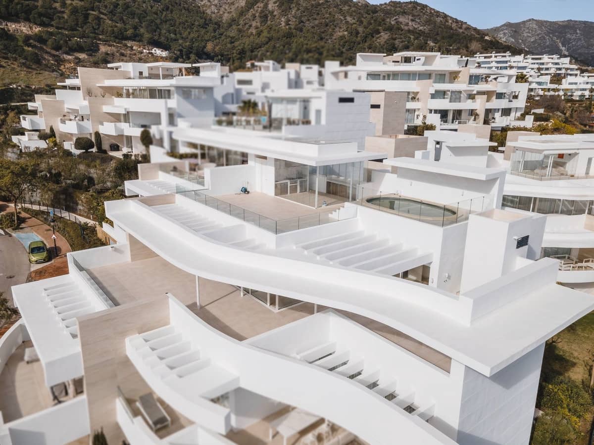 3 bedroom Penthouse for sale in Ojen with garage - € 1,890,000 (Ref: 9590471)