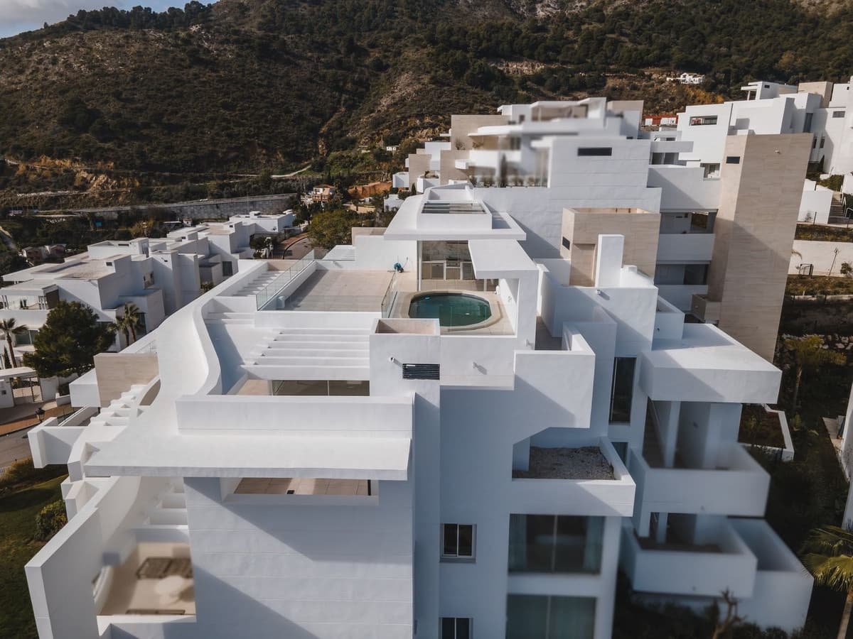 3 bedroom Penthouse for sale in Ojen with garage - € 1,890,000 (Ref: 9590471)