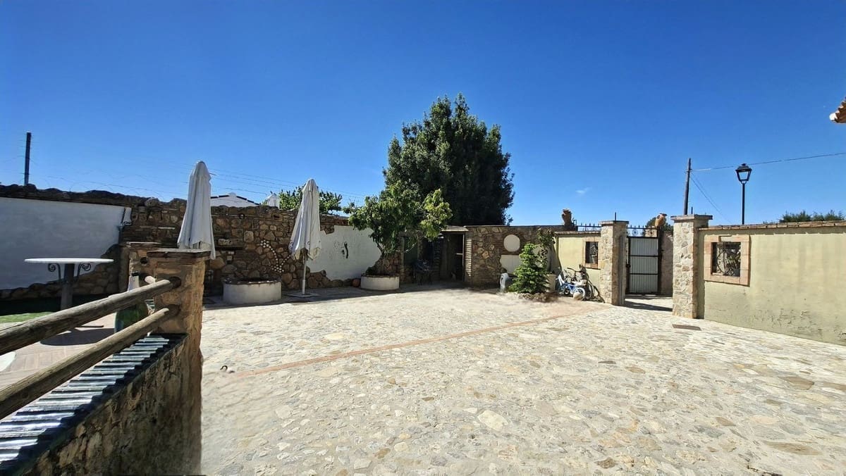 4 soverom Villa til salgs i Arriate - € 295 000 (Ref: 9590473)