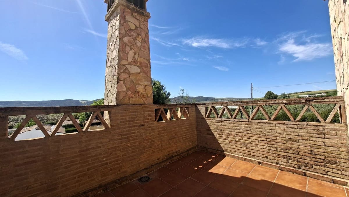 4 soverom Villa til salgs i Arriate - € 295 000 (Ref: 9590473)