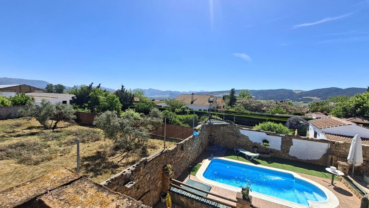 4 soverom Villa til salgs i Arriate - € 295 000 (Ref: 9590473)