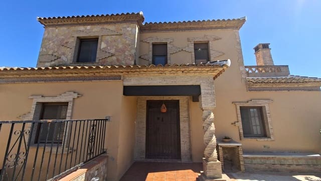 4 soverom Villa til salgs i Arriate - € 295 000 (Ref: 9590473)