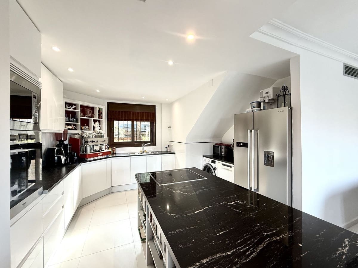 3 makuuhuone Huvila myytävänä paikassa Riviera del Sol - 595 000 € (Ref: 9593314)