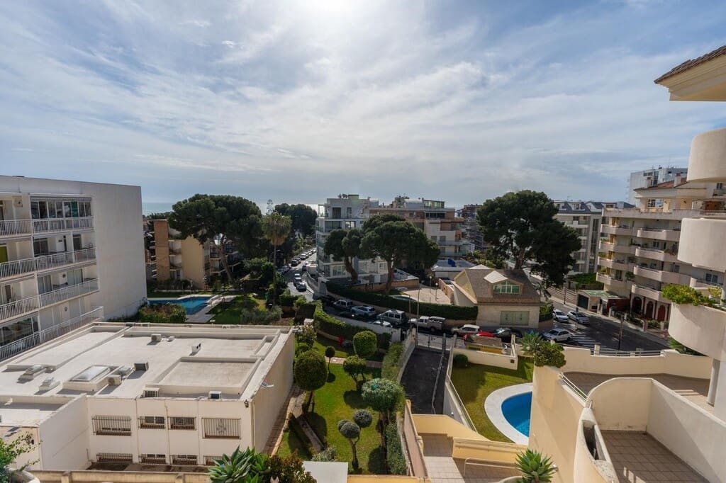 2 slaapkamer Appartement te koop in Benalmadena met garage - € 420.000 (Ref: 9593315)