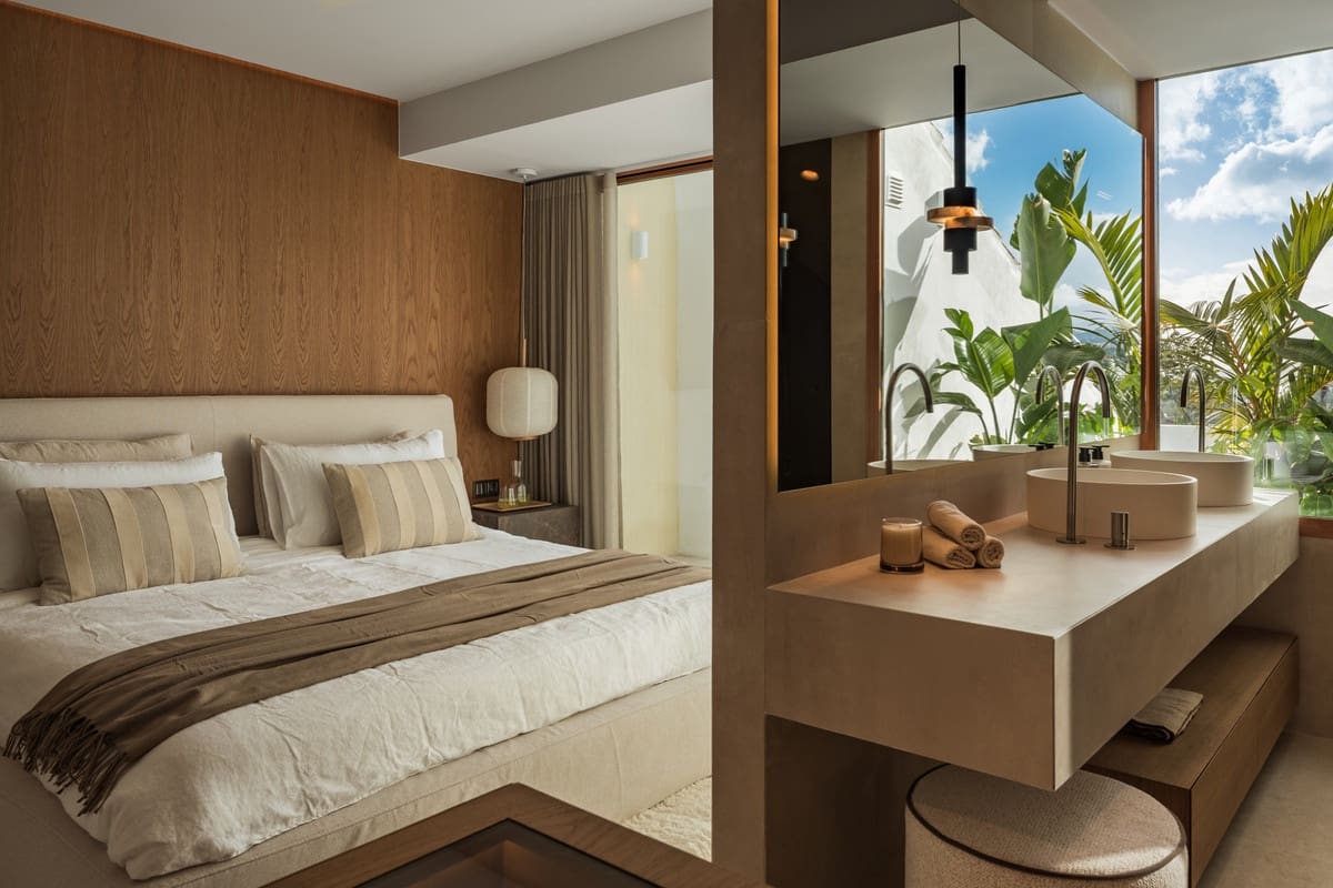 4 bedroom Townhouse for sale in Nueva Andalucia - € 1,595,000 (Ref: 9593318)