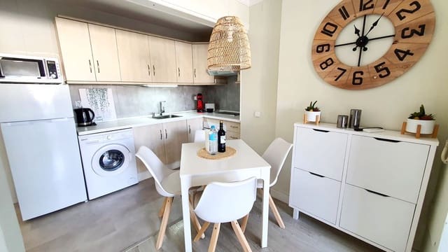 1 bedroom Apartment for sale in Castillo Sohail, Fuengirola - € 289,000 (Ref: 9593319)