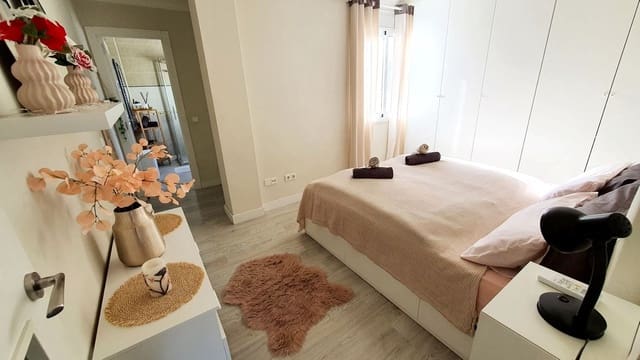 1 bedroom Apartment for sale in Castillo Sohail, Fuengirola - € 289,000 (Ref: 9593319)