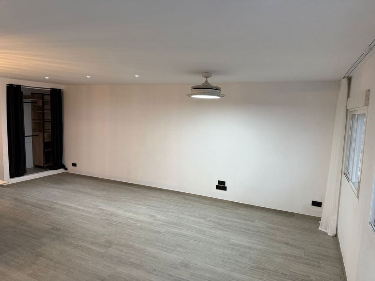 2 soveværelse Lejlighed til salg i Estepona - € 259.000 (Ref: 9598465)