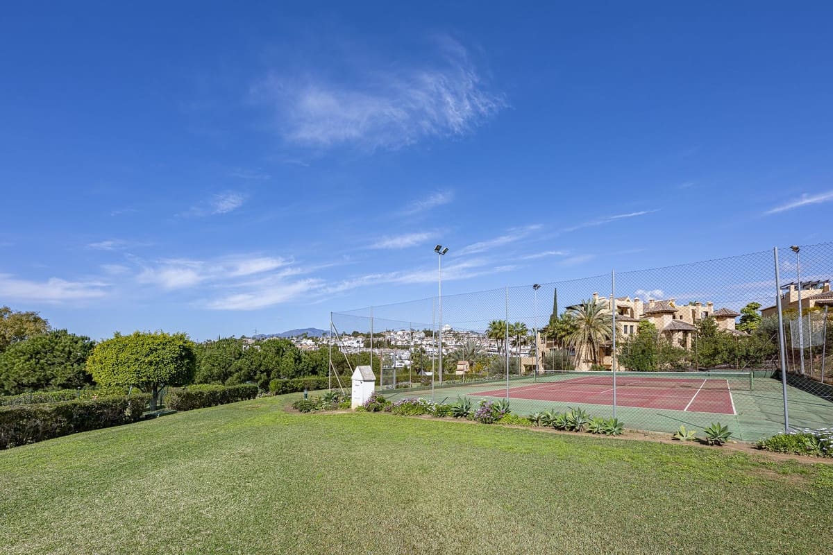 2 quarto Apartamento para venda em Estepona - 259 000 € (Ref: 9598465)