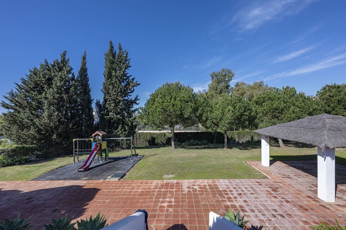 2 quarto Apartamento para venda em Estepona - 259 000 € (Ref: 9598465)