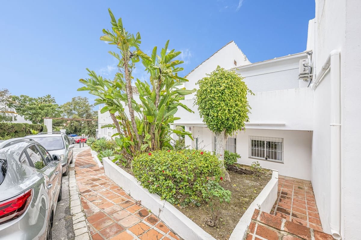 2 quarto Apartamento para venda em Estepona - 259 000 € (Ref: 9598465)