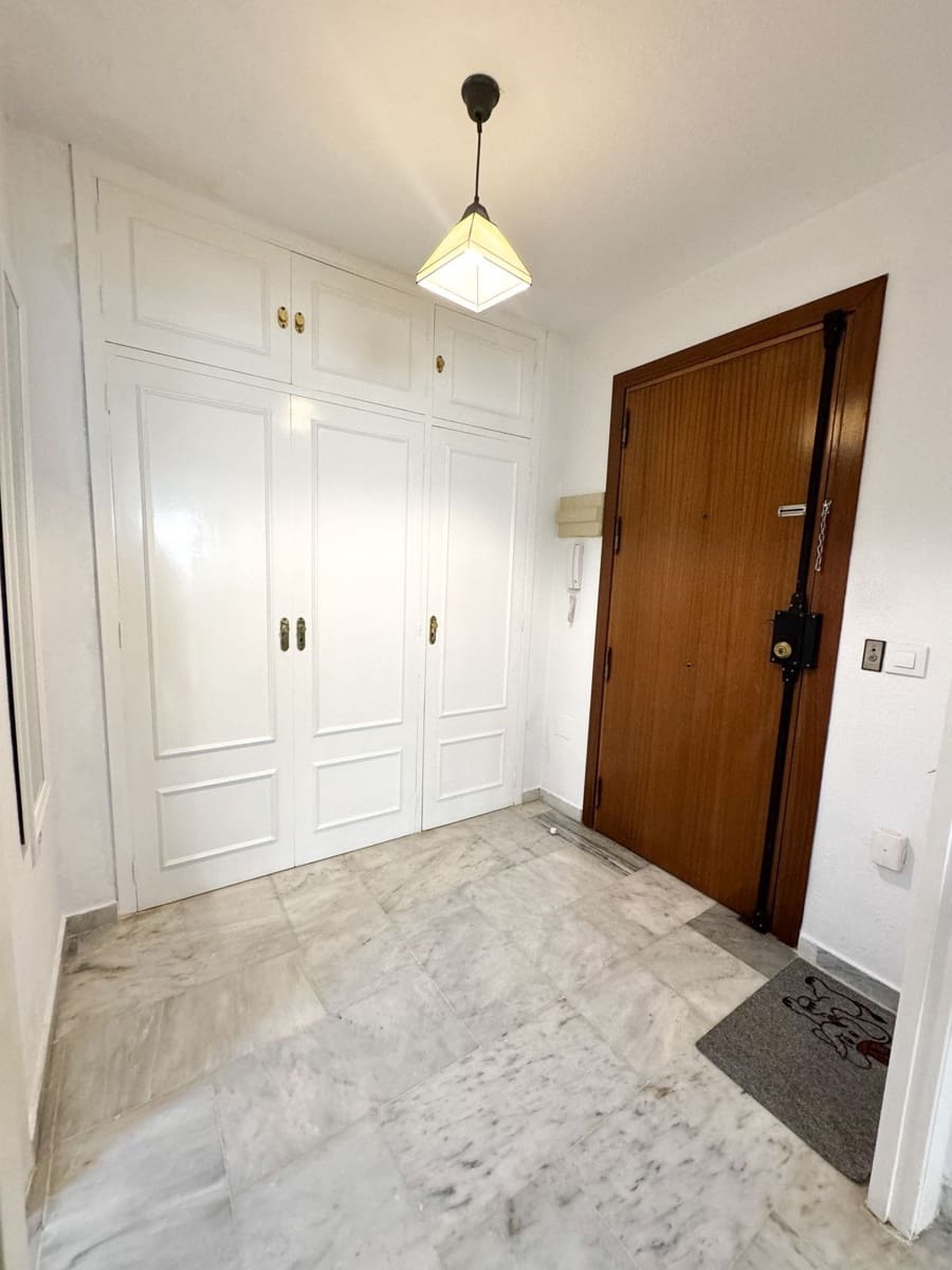 2 soveværelse Lejlighed til salg i Fuengirola med garage - € 349.000 (Ref: 9606710)