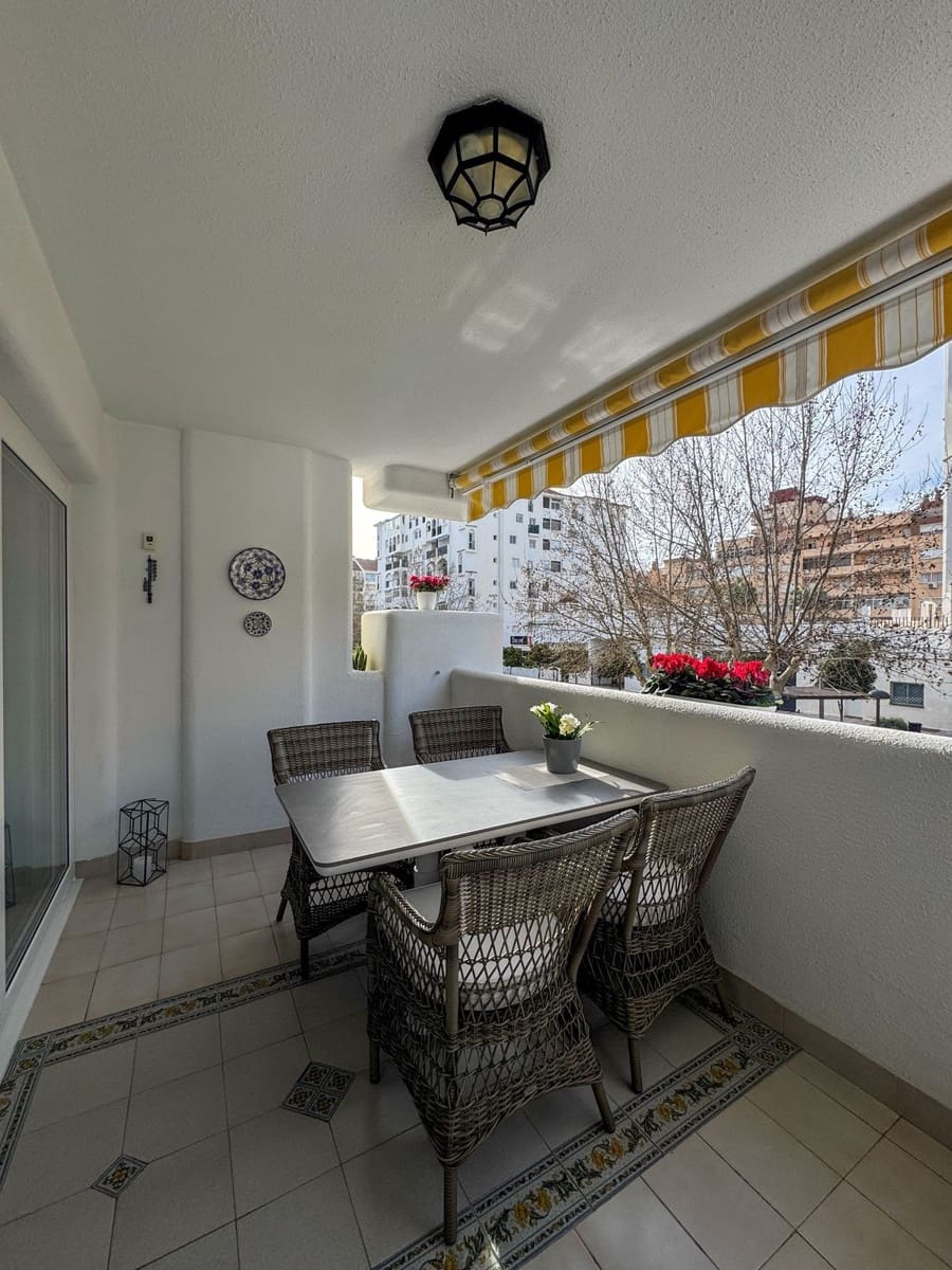 2 soveværelse Lejlighed til salg i Fuengirola med garage - € 349.000 (Ref: 9606710)