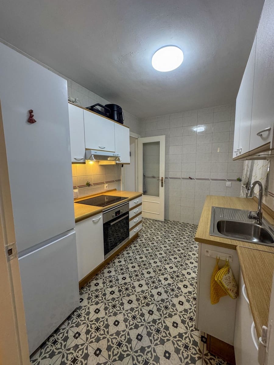 2 soveværelse Lejlighed til salg i Fuengirola med garage - € 349.000 (Ref: 9606710)