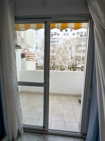 2 soveværelse Lejlighed til salg i Castillo Sohail, Fuengirola med garage - € 349.000 (Ref: 9606710)