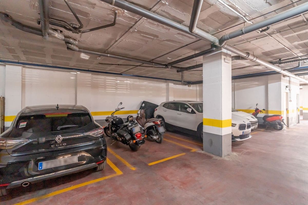 Apartamento de 3 habitaciones en Estepona en venta con garaje - 399.000 € (Ref: 9606718)