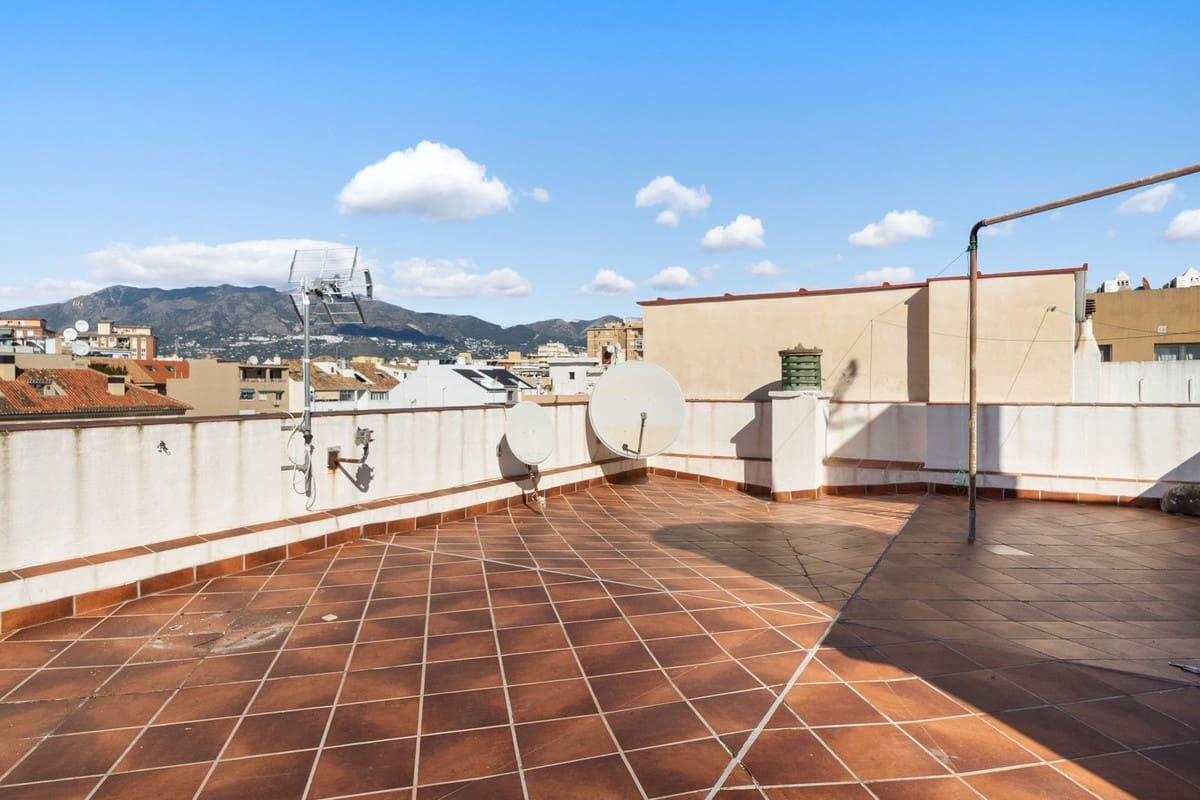 2 Zimmer Apartment zu verkaufen in Fuengirola mit Garage - 260.000 € (Ref: 9606721)