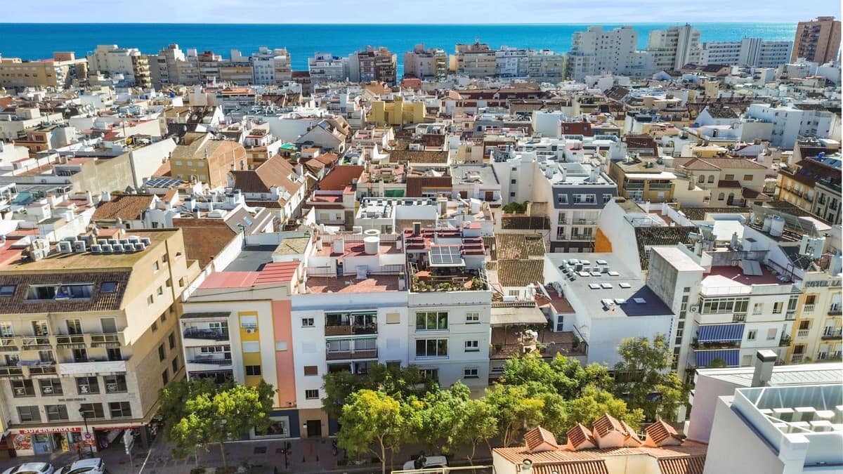 2 Zimmer Apartment zu verkaufen in Fuengirola mit Garage - 260.000 € (Ref: 9606721)