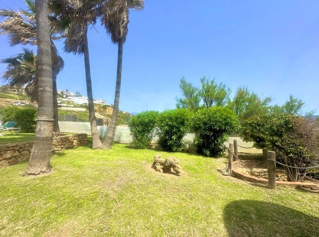 3 bedroom Villa for sale in Manilva Pueblo, Manilva - € 2,750,000 (Ref: 9610631)