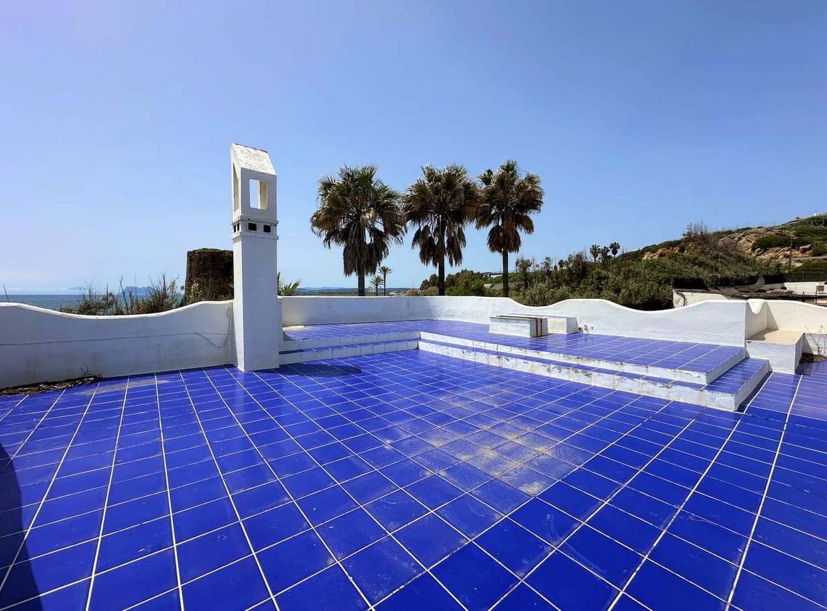 3 bedroom Villa for sale in Manilva - € 2,750,000 (Ref: 9610631)