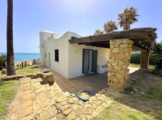 3 bedroom Villa for sale in Manilva Pueblo, Manilva - € 2,750,000 (Ref: 9610631)