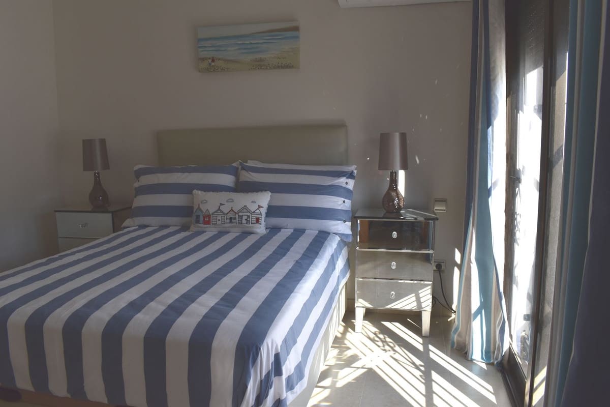 4 bedroom Townhouse for sale in Calahonda with garage - € 475,000 (Ref: 9610633)