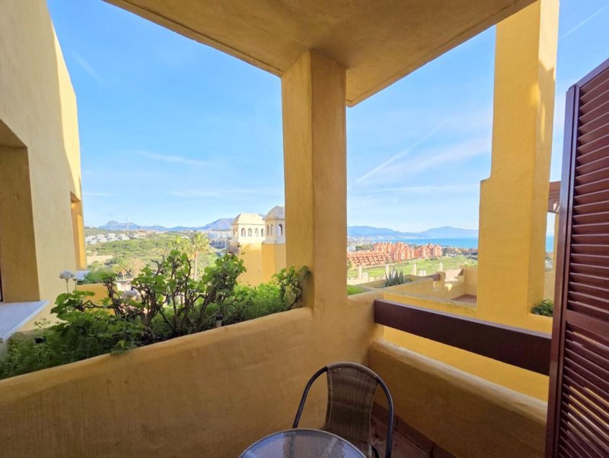 2 chambre Appartement à vendre à La Duquesa / Puerto de la Duquesa - 265 000 € (Ref: 9610635)